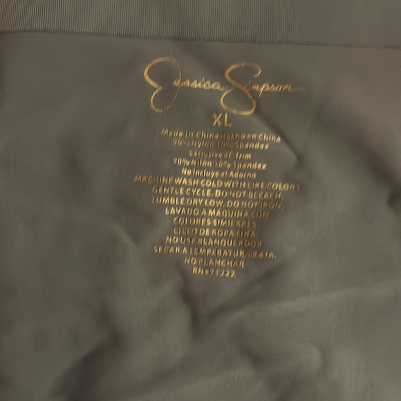 Free Panties - Picture 3 of 5